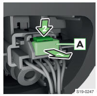 Skoda Karoq. Leuchte lösen und herausnehmen