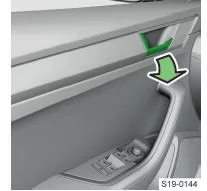 Skoda Karoq. Von innen öffnen