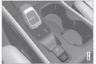 Volvo XC40. Anlassen und Fahren