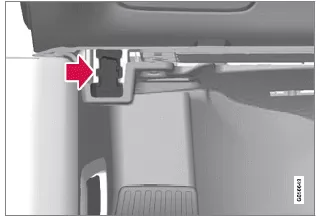 Volvo XC40. Geräte an den Diagnoseanschluss des Fahrzeugs anschließen
